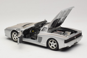 Ferrari 512TR Targa Prata Mira 1:18 6175 Metal - imagem 5 de 8