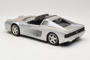 Ferrari 512TR Targa Prata Mira 1:18 6175 Metal - imagem 7 de 8