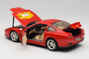 Ferrari 550 Maranello 22 Jahre Ferrari Model Club Vermelho Bburago 1:18 3064-P2 Metal - imagem 5 de 8