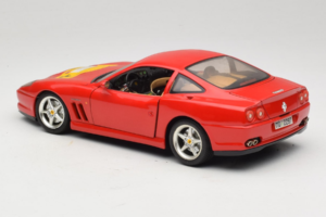 Ferrari 550 Maranello 22 Jahre Ferrari Model Club Vermelho Bburago 1:18 3064-P2 Metal - imagem 7 de 8