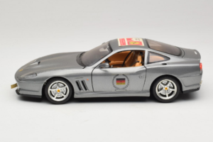 Ferrari 550 Maranello 25 Ferrari Model Club Prata Bburago 1:18 3344-S1 Metal - imagem 4 de 7