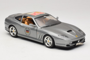 Ferrari 550 Maranello 25 Ferrari Model Club Prata Bburago 1:18 3344-S1 Metal - imagem 5 de 7