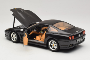 Ferrari 550 Maranello Preto Metalizado Bburago 1:18 3344-B1 Metal - imagem 5 de 8