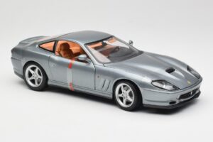 Ferrari 550 Maranello Cinzento Metallic Maisto 1:18 4839 Metal - imagem 4 de 6