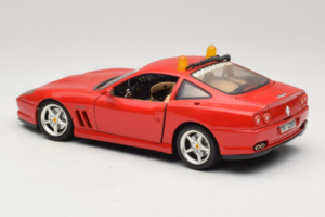Ferrari 550 Maranello Safety Car Rosso Corsa Bburago 1:18 3064-P1 Metal - imagem 7 de 8