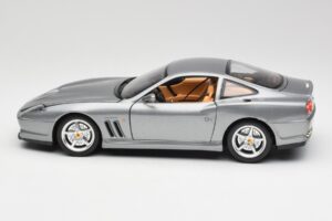 Ferrari 550 Maranello Prateado Bburago 1:18 3344 Metal - imagem 4 de 8