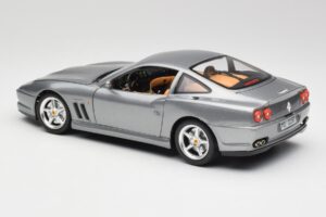 Ferrari 550 Maranello Prateado Bburago 1:18 3344 Metal - imagem 7 de 8
