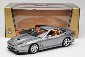Ferrari 550 Maranello Prateado Bburago 1:18 3344 Metal - imagem 8 de 8