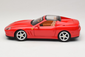 Ferrari 575M Superamerica Vermelho Hot Wheels 1:18 J2858 Metal - imagem 4 de 8