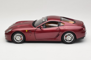 Ferrari 599 GTB Fiorano Vermelho Escuro Hot Wheels 1:18 M1200 Metal - imagem 4 de 8