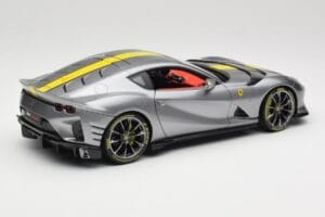 Ferrari 812 Competizione Grigio Coburn Bburago 1:18 18-01647 Metal - imagem 3 de 8