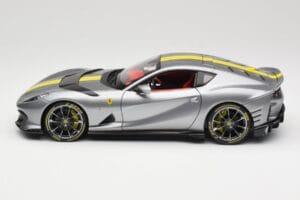 Ferrari 812 Competizione Grigio Coburn Bburago 1:18 18-01647 Metal - imagem 4 de 8