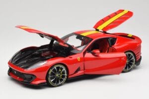 Ferrari 812 Competizione Rosso Corsa Com Riscas Amarelas Bburago 1:18 18-16915 Metal - imagem 2 de 8