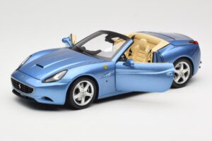 Ferrari California Azul Claro Hot Wheels 1:18 N2043 Metal - imagem 2 de 8