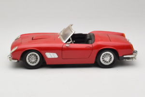 Ferrari California Cabriolet Vermelho Tonka 1:18 01109-P1 Metal - imagem 4 de 8