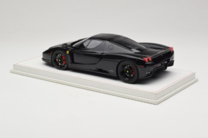 Ferrari Enzo Preto AB Models 1:18 REMC008 Resina - imagem 5 de 6