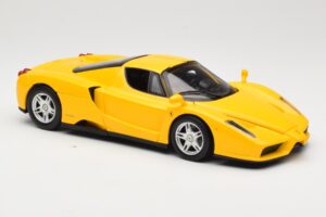 Ferrari Enzo Amarelo Hot Wheels 1:18 C1550 Metal - imagem 6 de 8