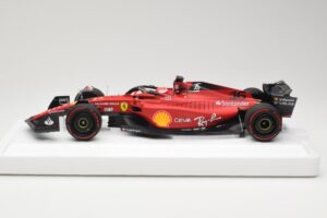 Ferrari F1-75 #16 C. Leclerc Winner Bahrain GP 2022 BBR 1:18 BBR221816 Resina - imagem 3 de 6