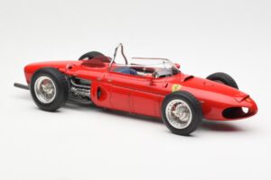 Ferrari Dino 156 Sharknose F1 1961 CMC 1:18 M-078 Metal - imagem 4 de 6