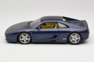 Ferrari F355 Berlinetta Azul Metalizado UT Models 1:18 180074020-B1 Metal - imagem 4 de 8