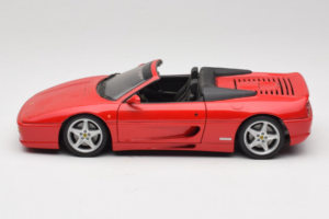 Ferrari F355 Spider Vermelho UT Models 1:18 180074030-P1 Metal - imagem 4 de 7