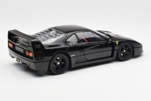 Ferrari F40 Preto Kyosho 1:18 08416BK Metal - imagem 4 de 10