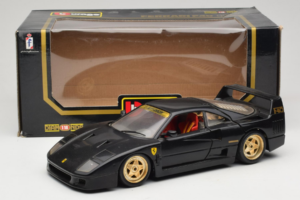 Ferrari F40 Preto com Rodas Douradas Bburago 1:18 3032-B2 Metal - imagem 8 de 8