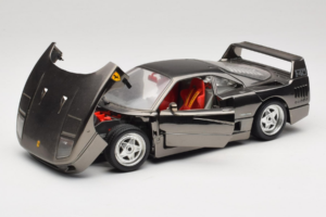 Ferrari F40 Chrome Black Bburago 1:18 3401-B1 Metal - imagem 2 de 8