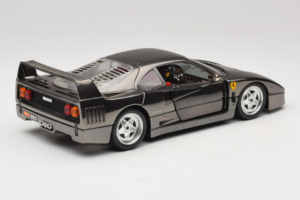 Ferrari F40 Chrome Black Bburago 1:18 3401-B1 Metal - imagem 3 de 8