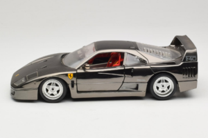 Ferrari F40 Chrome Black Bburago 1:18 3401-B1 Metal - imagem 4 de 8