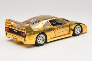 Ferrari F40 Chrome Gold Limited Edition 250 pcs Bburago 1:18 3332-G1 Metal - imagem 3 de 8