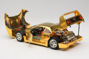 Ferrari F40 Chrome Gold Limited Edition 250 pcs Bburago 1:18 3332-G1 Metal - imagem 5 de 8