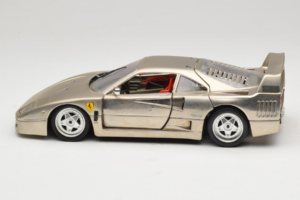 Ferrari F40 Dark Chrome Silver Kroymans Edição Limitada Bburago 1:18 3032-C2 Metal - imagem 4 de 8