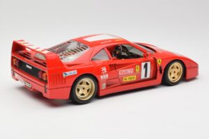 Ferrari F40 Evoluzione Bburago 1:18 3042 Metal - imagem 3 de 8