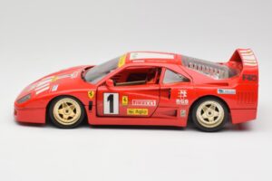 Ferrari F40 Evoluzione Bburago 1:18 3042 Metal - imagem 4 de 8