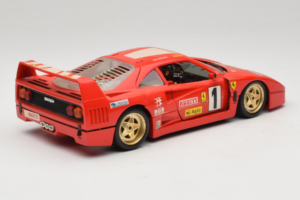 Ferrari F40 Evoluzione #1 Pirelli Vermelho 1992 Bburago 1:18 3042-P1 Metal - imagem 3 de 8