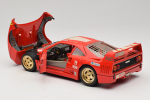 Ferrari F40 Evoluzione #1 Pirelli Vermelho 1992 Bburago 1:18 3042-P1 Metal - imagem 5 de 8
