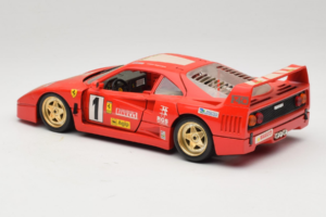 Ferrari F40 Evoluzione #1 Pirelli Vermelho 1992 Bburago 1:18 3042-P1 Metal - imagem 7 de 8