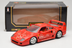 Ferrari F40 Evoluzione FC Nürnberg Special Edition Vermelho Bburago 1:18 3042-FCN Metal - imagem 8 de 8