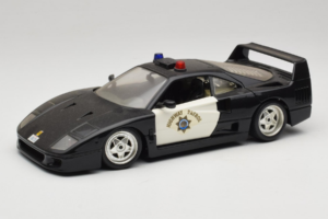 Ferrari F40 Highway Patrol Preto Branco Bburago 1:18 3022-H1 Metal