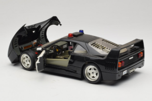 Ferrari F40 Highway Patrol Preto Branco Bburago 1:18 3022-H1 Metal - imagem 5 de 8