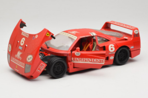 Ferrari F40 #6 V. Colombo L'Indipendente Vermelho 1987 Bburago 1:18 3032-L1 Metal - imagem 2 de 8