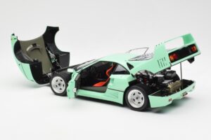 Ferrari F40 Verde Menta Kyosho 1:18 08416MG Metal - imagem 7 de 10