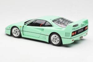Ferrari F40 Verde Menta Kyosho 1:18 08416MG Metal - imagem 9 de 10