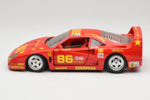 Ferrari F40 LM #86 Ch. Pozzi IMSA 24 Hours of Le Mans 1985 Vermelho Bburago 1:18 3332-P6 Metal - imagem 4 de 8
