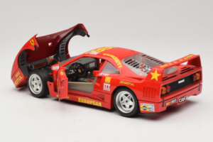 Ferrari F40 LM #86 Ch. Pozzi IMSA 24 Hours of Le Mans 1985 Vermelho Bburago 1:18 3332-P6 Metal - imagem 5 de 8