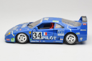 Ferrari F40 #34 M. Ferte / Thavenin / Palau Pilot Azul 1987 Bburago 1:18 3032-B1 Metal - imagem 4 de 8