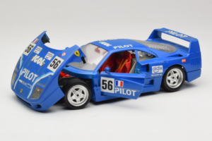 Ferrari F40 Pilot #56 Azul Bburago 1:18 3332-BL1 Metal - imagem 2 de 8