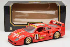 Ferrari F40 Pirelli Agip #1 Ferrari Club Italia Vermelho Bburago 1:18 3032-P2 Metal - imagem 8 de 8