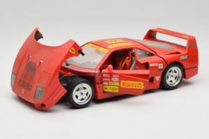 Ferrari F40 Pirelli BBS Vermelho Bburago 1:18 3032-P4 Metal - imagem 2 de 8